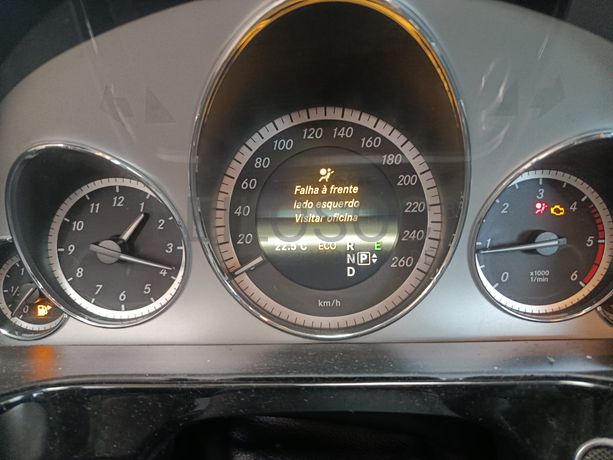 Mercedes-Benz E 200 CDI · Ano 2012