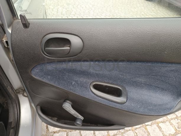 Peugeot 206 · Ano 2000