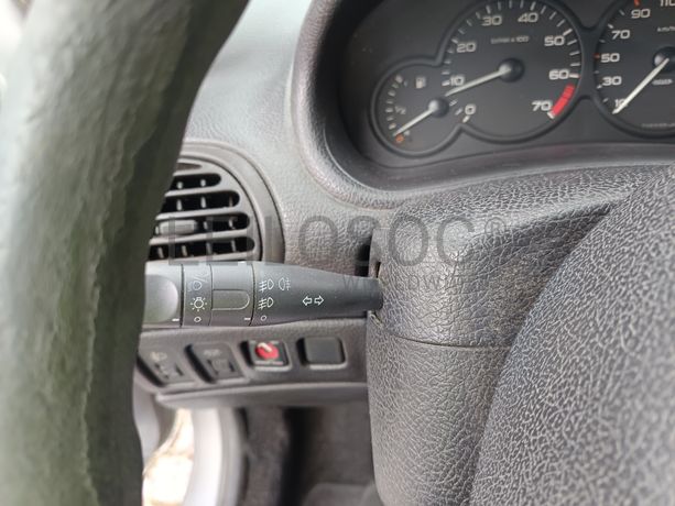 Peugeot 206 · Ano 2000