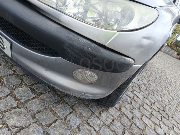 Peugeot 206 · Ano 2000