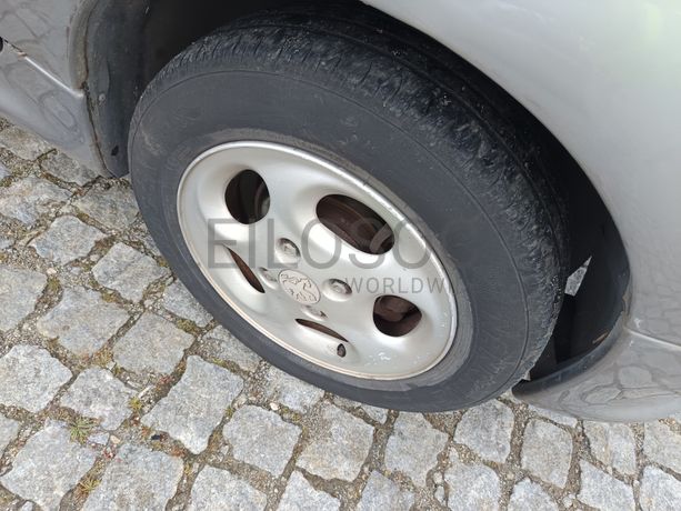 Peugeot 206 · Ano 2000