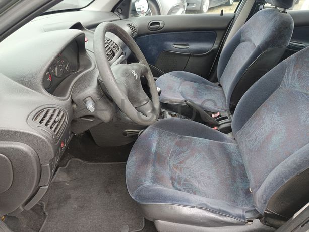 Peugeot 206 · Ano 2000