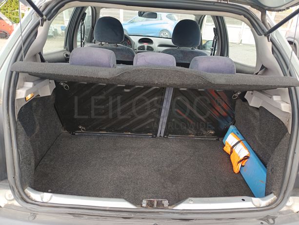 Peugeot 206 · Ano 2000
