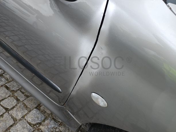 Peugeot 206 · Ano 2000