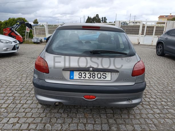 Peugeot 206 · Ano 2000