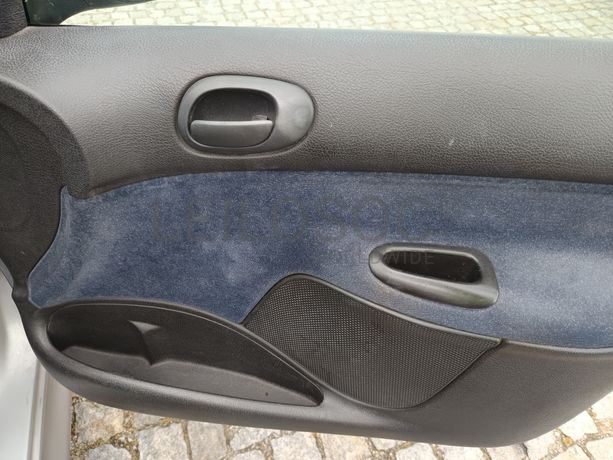 Peugeot 206 · Ano 2000