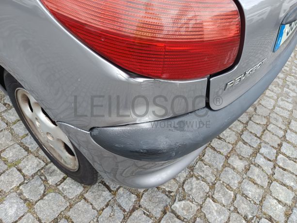 Peugeot 206 · Ano 2000