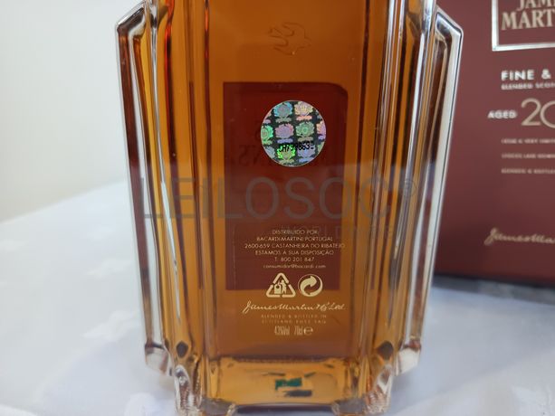 Garrafa de Whisky James Martin's 20 Anos