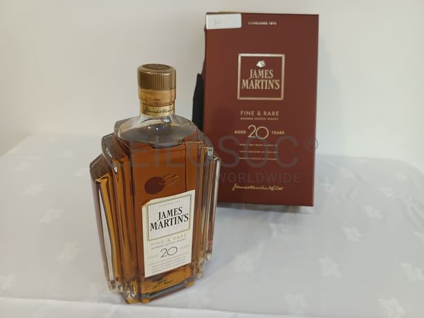 Garrafa de Whisky James Martin's 20 Anos