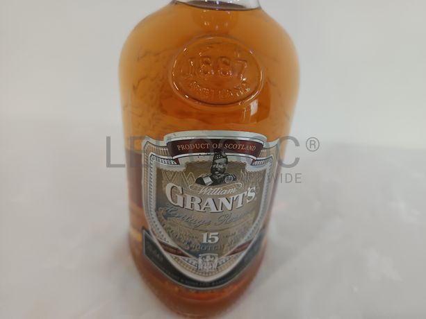 Garrafa de Whisky Grant's 15 anos