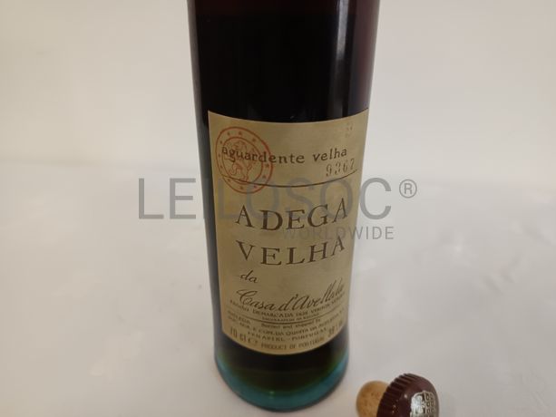 Aguardente Velha Adega Velha