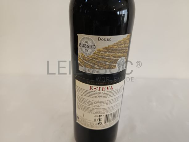Garrafa de vinho tinto Esteva Douro 2015