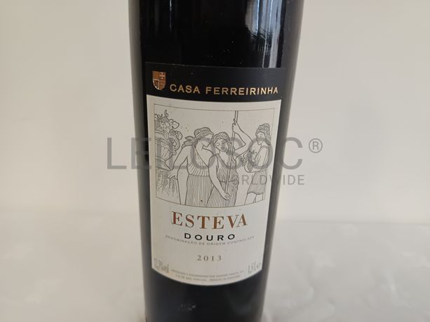 Garrafa de vinho tinto Esteva Douro 2013