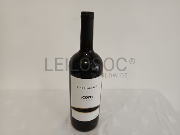 Garrafa de vinho tinto .com Preium Tiago Cabeço 2020