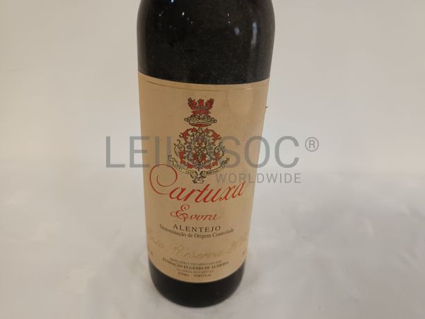 Garrafa de vinho tinto Cartuxa Évora Reserva 2002