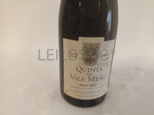 Garrafa de vinho tinto Quinta do Vale Meão Douro 2005