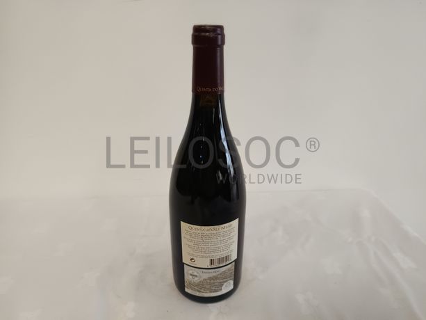 Garrafa de vinho tinto Quinta do Vale Meão Douro 2005