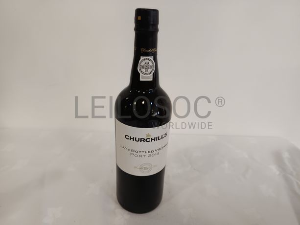 Garrafa de vinho do porto Chuchill's Late Bottled Vintage 2014
