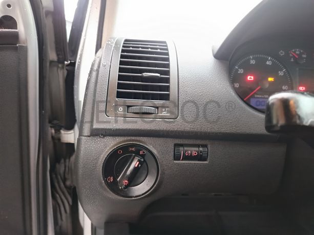 Volkswagen Polo · Ano 2008