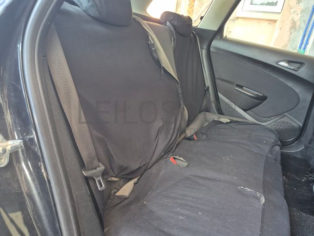 Opel Astra · Ano 2013