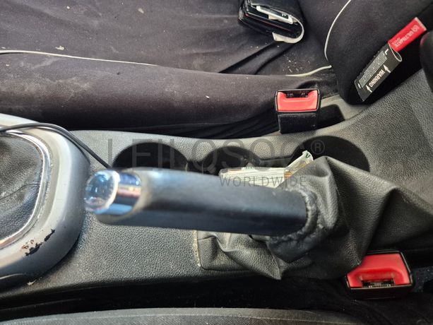 Opel Astra · Ano 2013