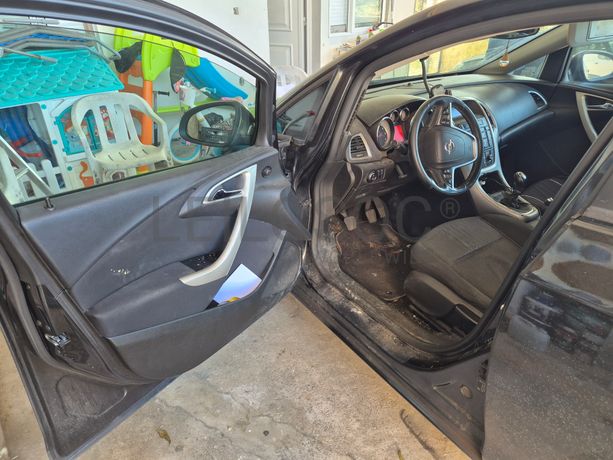 Opel Astra · Ano 2013