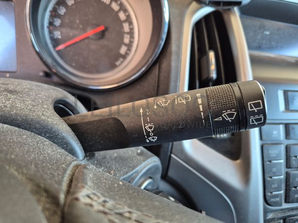 Opel Astra · Ano 2013