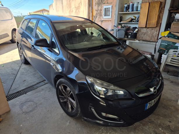 Opel Astra · Ano 2013