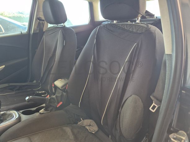 Opel Astra · Ano 2013