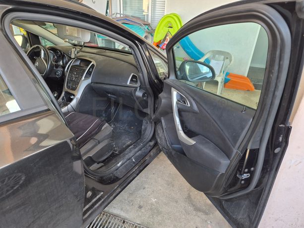 Opel Astra · Ano 2013