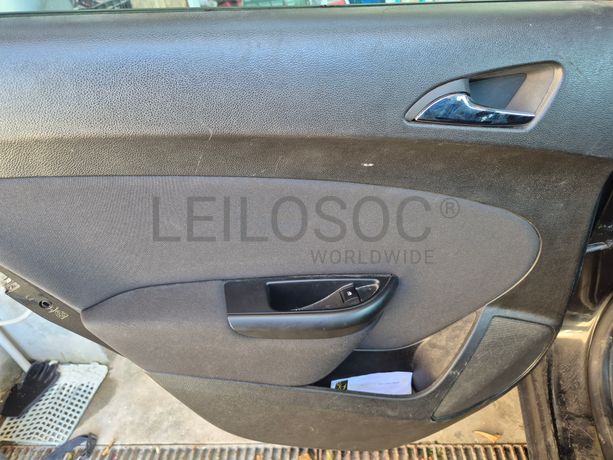 Opel Astra · Ano 2013