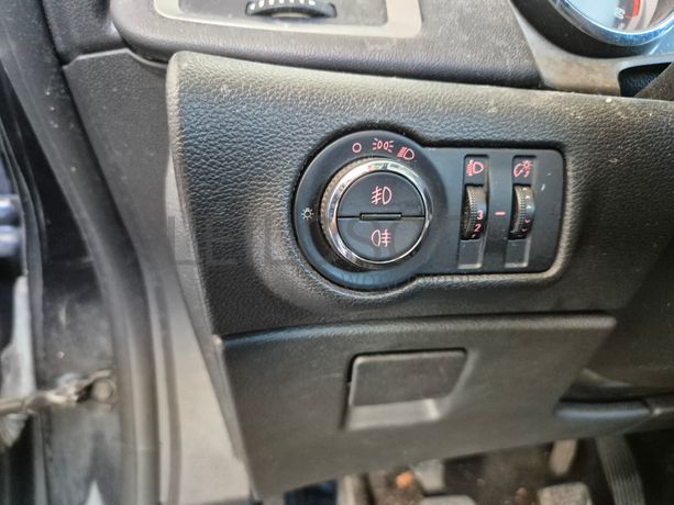 Opel Astra · Ano 2013
