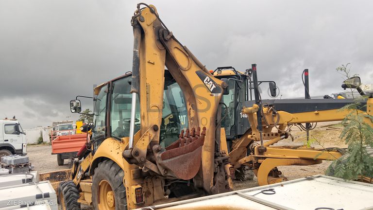 Retroescavadora Caterpillar 428E