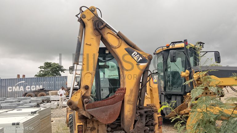 Retroescavadora Caterpillar 428E