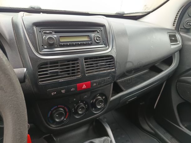 Opel Combo · Ano 2016