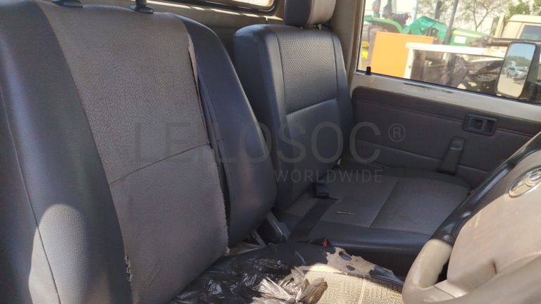 Toyota Land Cruiser 3,18m - 2013
