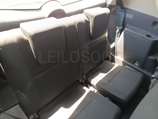 Toyota Carola Verso D4D · 7 Lugares · Ano 2005