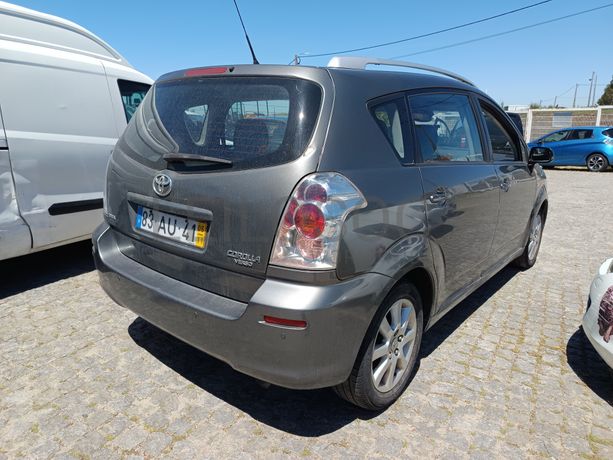 Toyota Carola Verso D4D · 7 Lugares · Ano 2005
