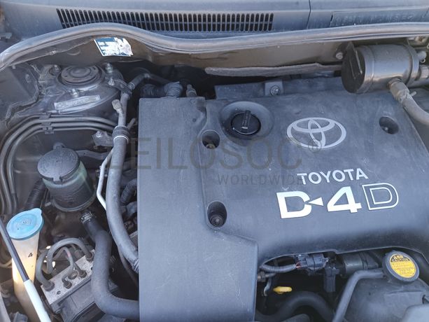 Toyota Carola Verso D4D · 7 Lugares · Ano 2005