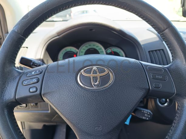 Toyota Carola Verso D4D · 7 Lugares · Ano 2005