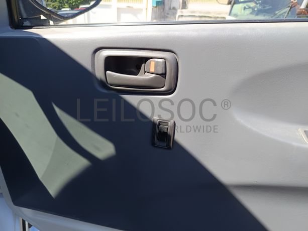 Toyota Hiace · 9 Lugares · Ano 2002