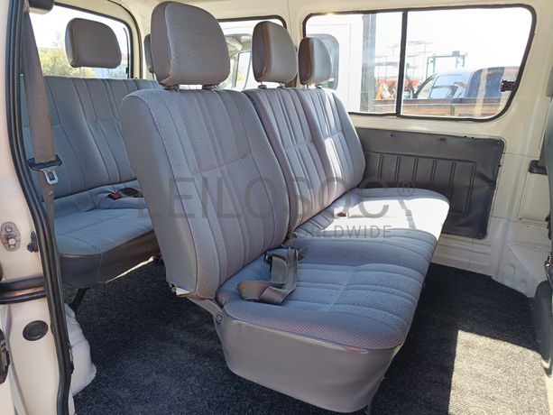 Toyota Hiace · 9 Lugares · Ano 2002