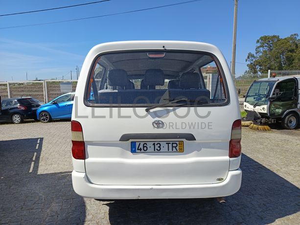 Toyota Hiace · 9 Lugares · Ano 2002
