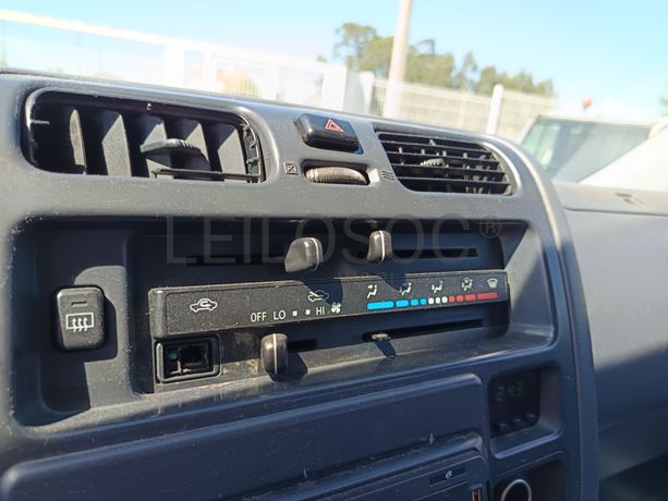 Toyota Hiace · 9 Lugares · Ano 2002