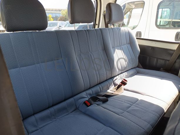 Toyota Hiace · 9 Lugares · Ano 2002