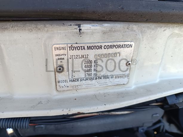 Toyota Hiace · 9 Lugares · Ano 2002