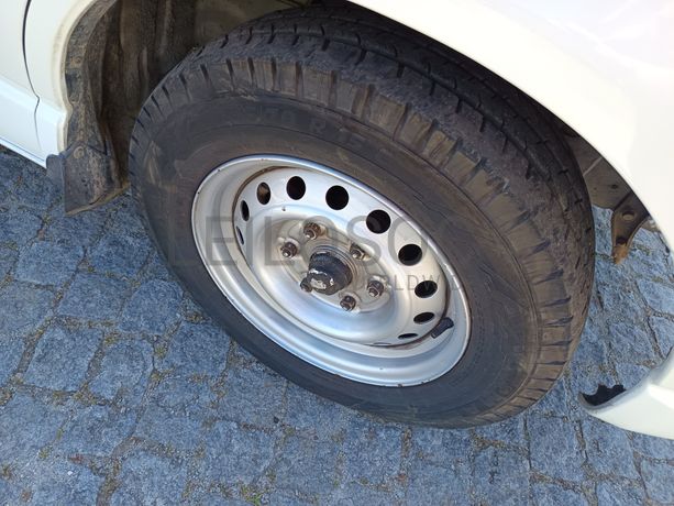 Toyota Hiace · 9 Lugares · Ano 2002