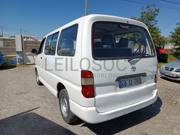 Toyota Hiace · 9 Lugares · Ano 2002
