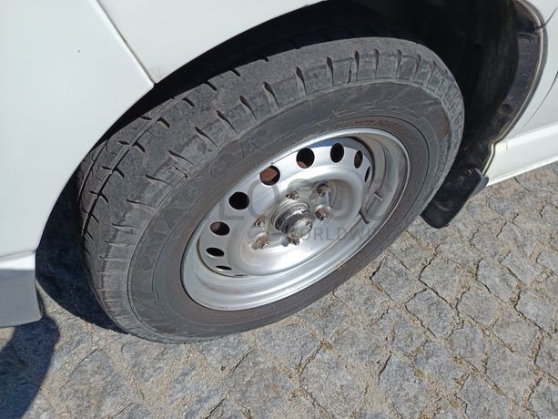 Toyota Hiace · 9 Lugares · Ano 2002