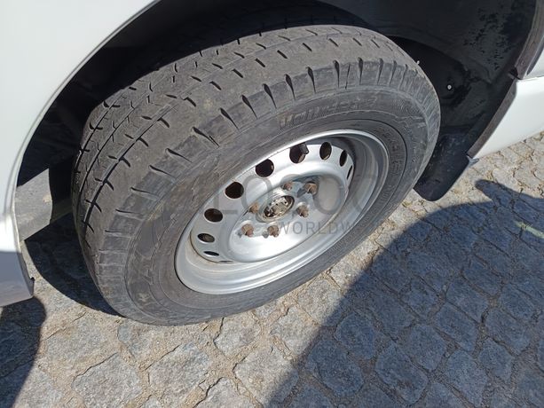 Toyota Hiace · 9 Lugares · Ano 2002
